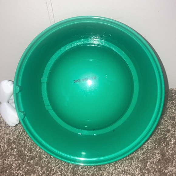 Peanuts Plastic Snoopy Christmas Candy Bowl/Pet Bowl - Picture 5 of 8